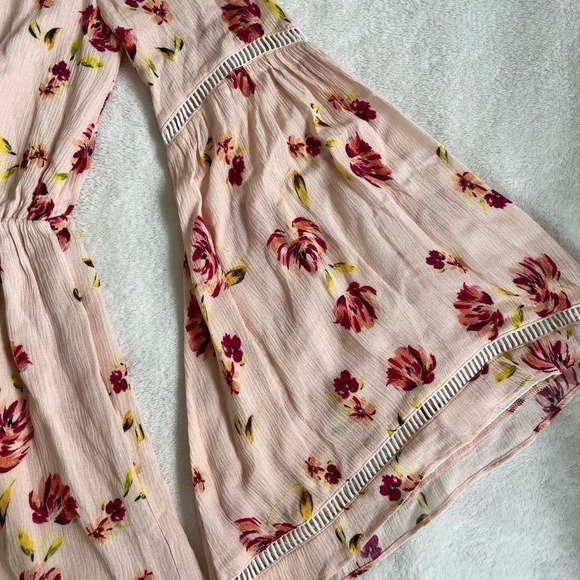 Free The Roses Flute Sleeve Keyhole Neck Floral Print Mini Dress Women's Small - Picture 6 of 6